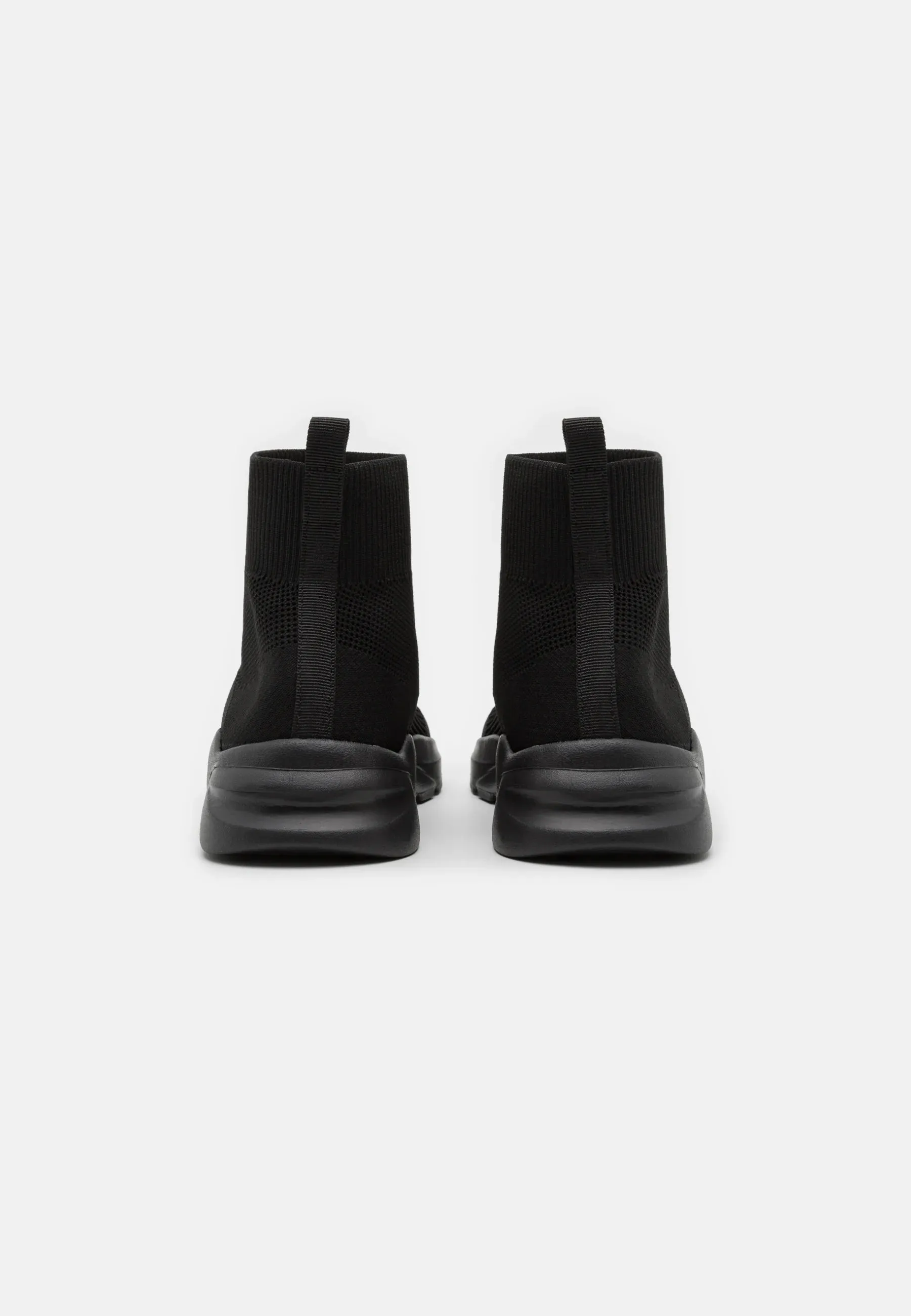 PIER ONE ANKLE SLIP-ON IN BLACK